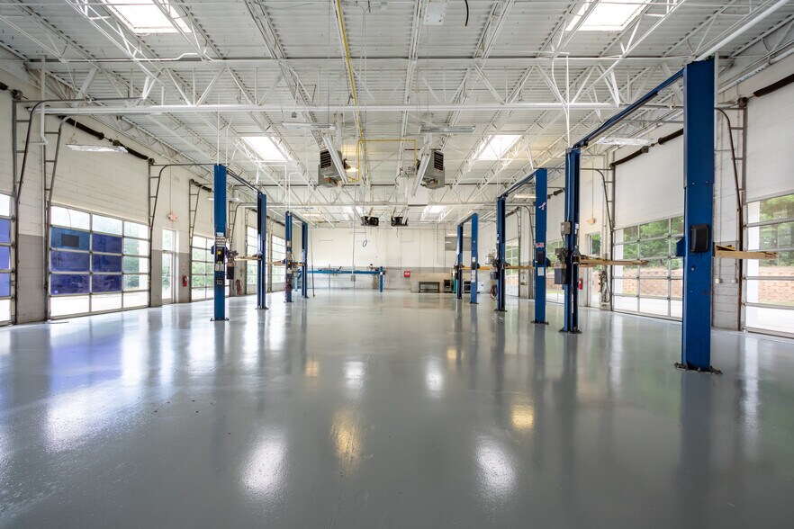 More Photos Of 1640 Piney Plains Rd, Cary Auto Repair For Sale