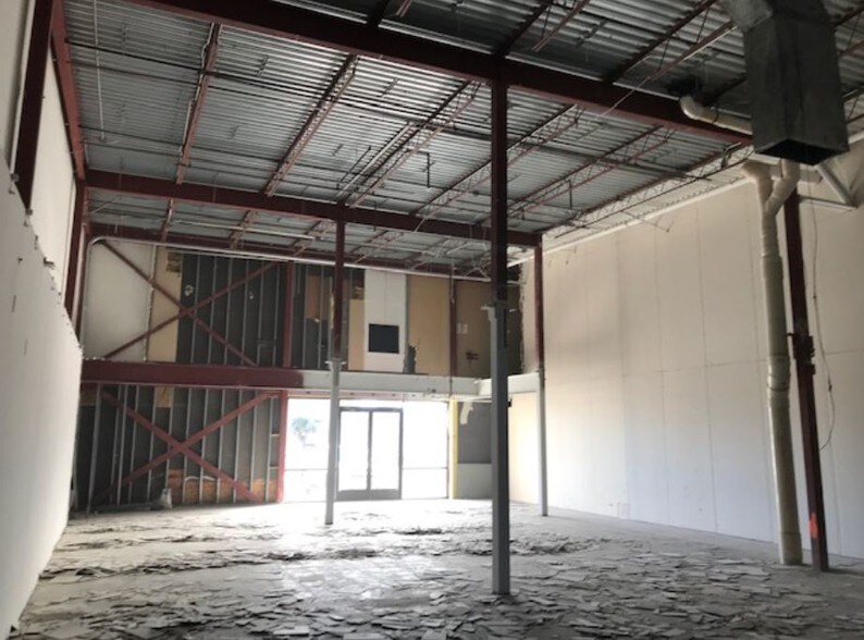More Photos Of 7901 San Dario Ave, Laredo General Retail For Lease