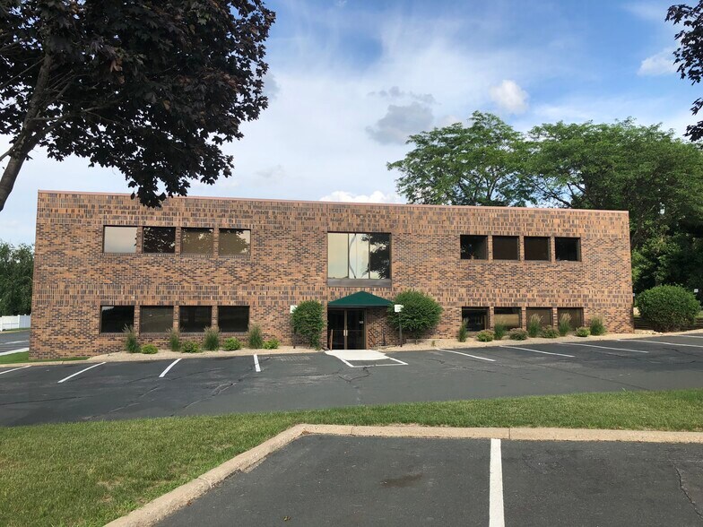 More Photos Of 12940 Harriet Ave S, Burnsville Medical For Lease