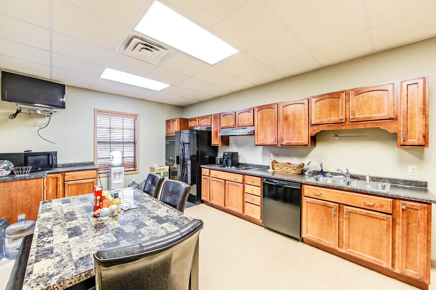 More Photos Of 1711 Dunn St, Houma Service For Lease