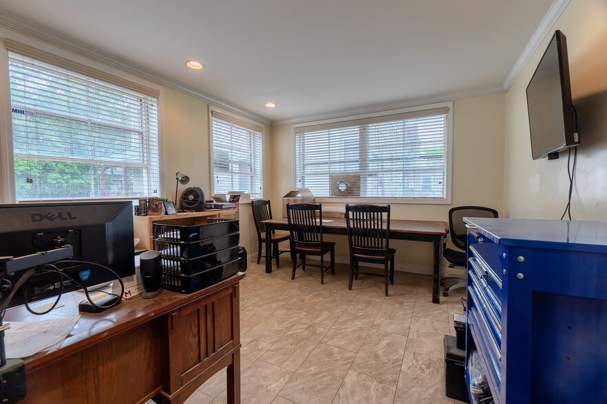 More Photos Of 66 Southgate St, Worcester Research And Development For Sale