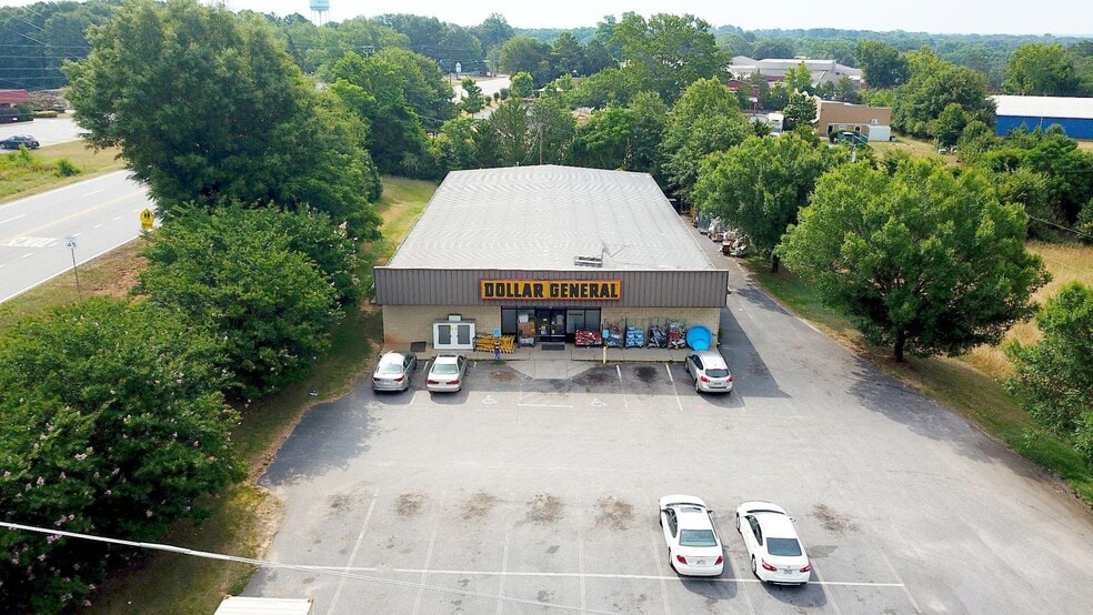 Primary Photo Of 413 W Queen St, Edenton Freestanding For Sale