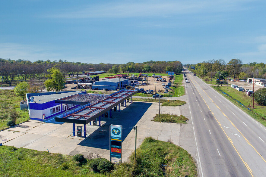 Primary Photo Of 3975 Highway 82 W, Leland Service Station For Sale