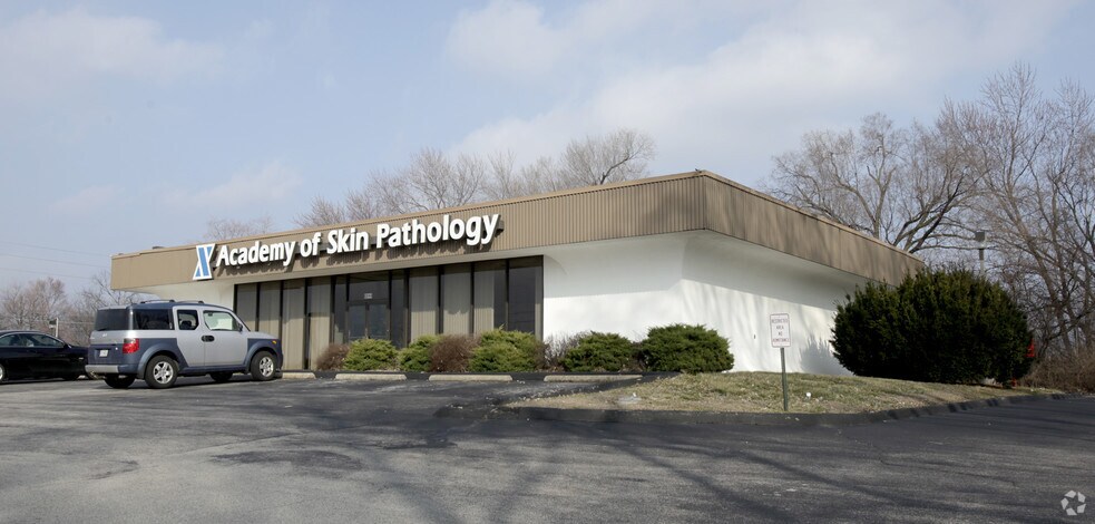 Primary Photo Of 6944 N Hanley Rd, Hazelwood Office For Sale