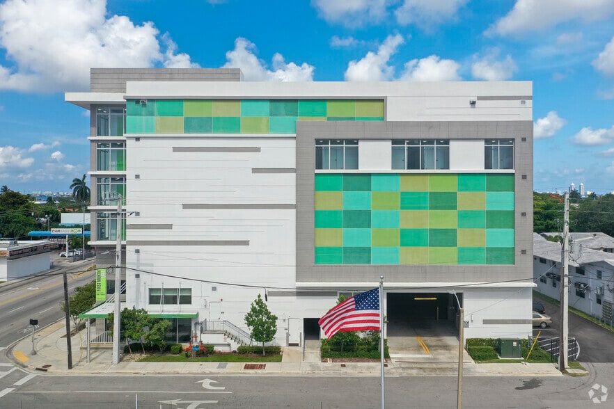 More Photos Of 7865 NE 10th Ave, Miami Self Storage For Lease