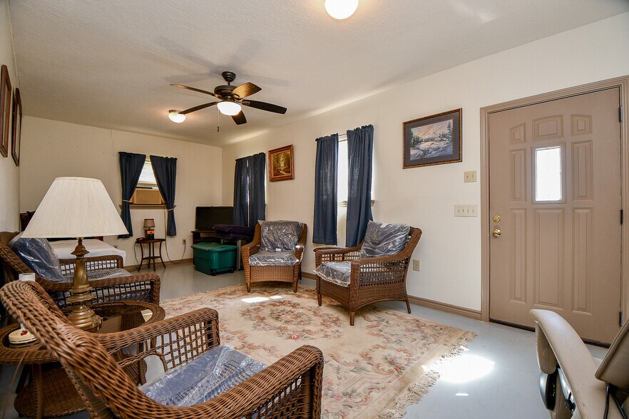 More Photos Of 540 Chisolm Trl, Wallis Manufactured Housing Mobile Home Park For Sale