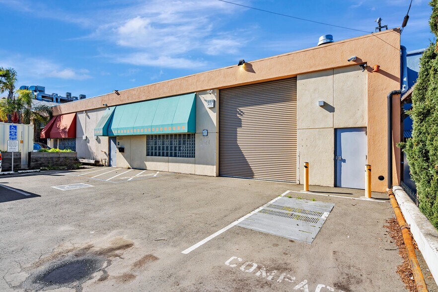 More Photos Of 1320 #1 9th St, Berkeley Industrial For Sale