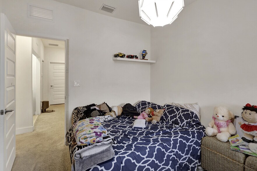 More Photos Of 15809 NW 91st Ct, Miami Lakes Specialty For Sale