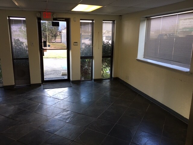 More Photos Of 332 Hwy 146 N, La Porte Warehouse For Lease