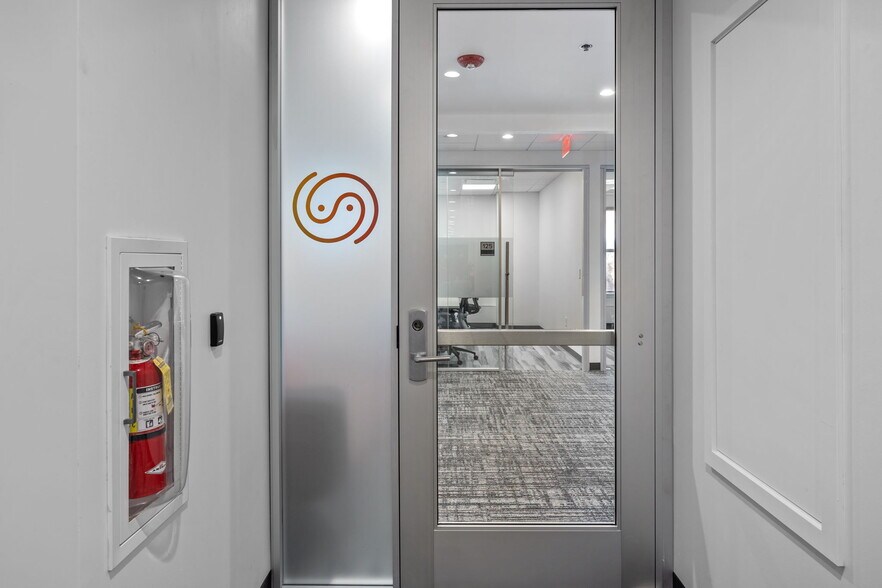 More Photos Of 1000 Northbrook Dr, Trevose Office For Sale