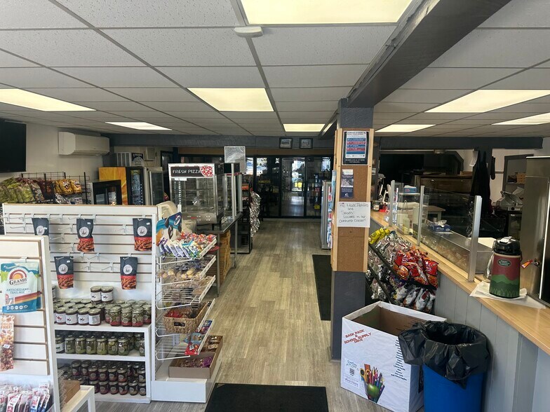 More Photos Of 2 Chadborne Rd, Sebago Lake Storefront Retail Residential For Sale