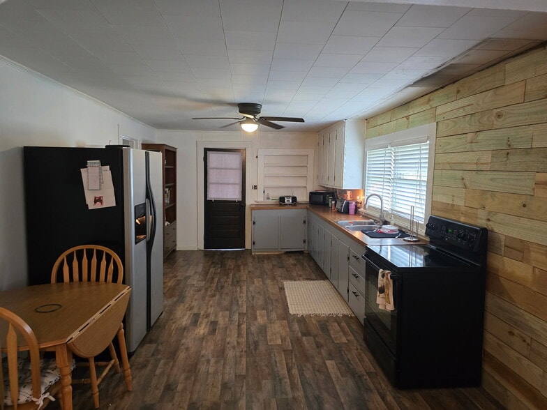 More Photos Of 517 Pleasant Ave, Kannapolis Religious Facility For Sale