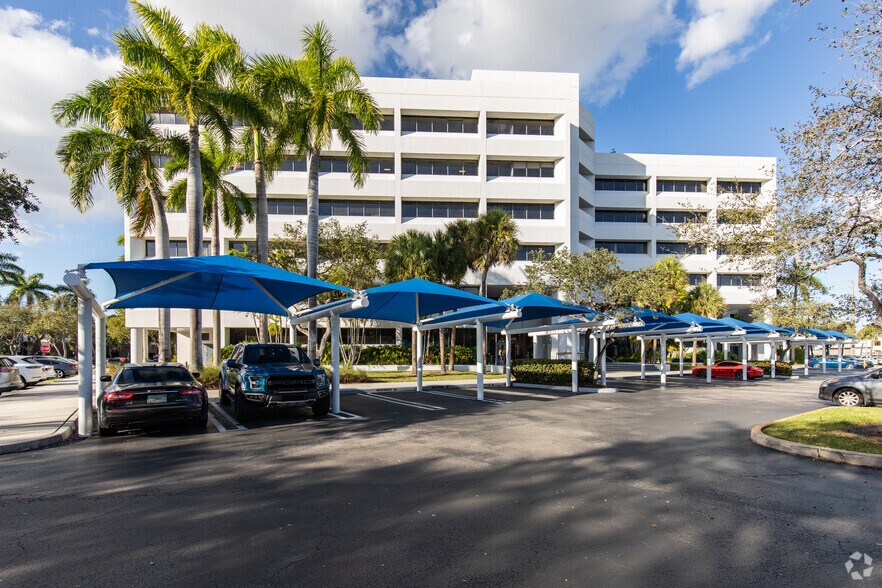 More Photos Of 7200 Corporate Center Dr, Miami Unknown For Lease