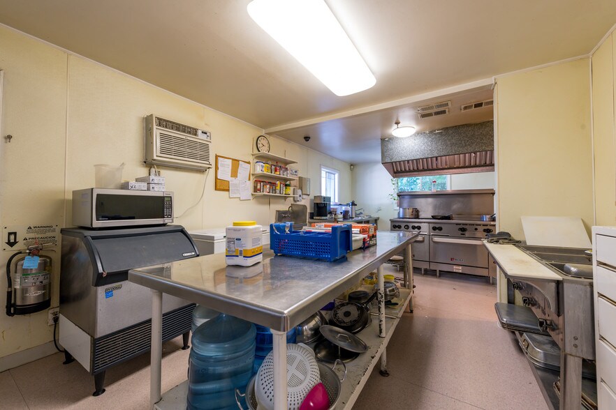 More Photos Of 1606 Nash Ave, Austin Assisted Living For Sale