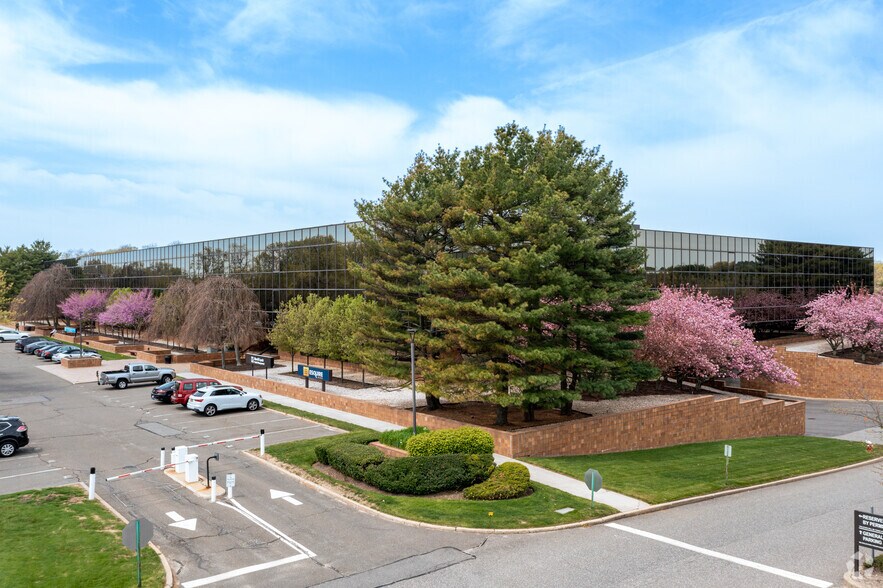 More Photos Of 100 Jericho Quadrangle, Jericho Office For Lease