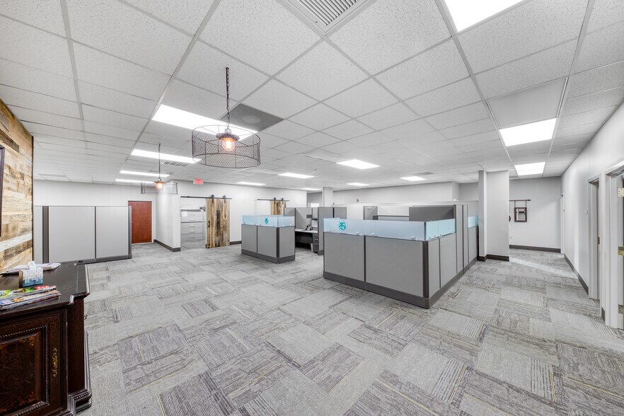 More Photos Of 220 Curie Dr, Alpharetta Warehouse For Sale