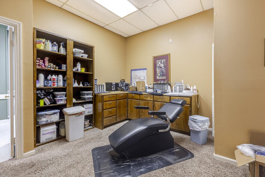 More Photos Of 111 Hudson St, Americus Office For Sale