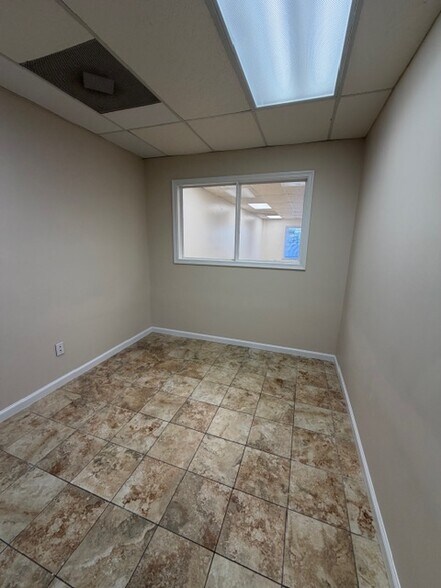 More Photos Of 8755-8785 Mathis Ave, Manassas Office For Lease