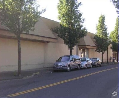 More Photos Of 211 NE Roberts Ave, Gresham Freestanding For Sale