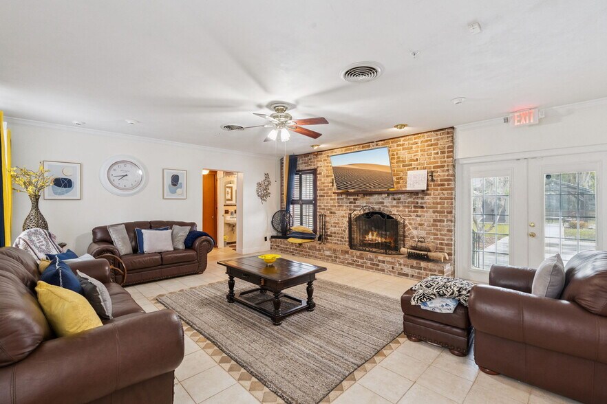 More Photos Of 27 S Center St, Eustis Assisted Living For Sale