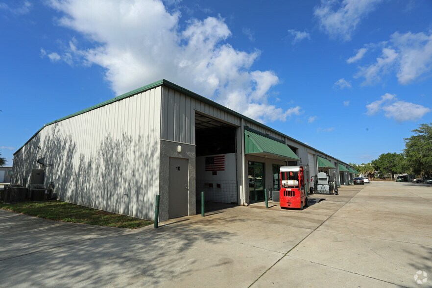 More Photos Of 6300 Tower Ln, Sarasota Warehouse For Lease