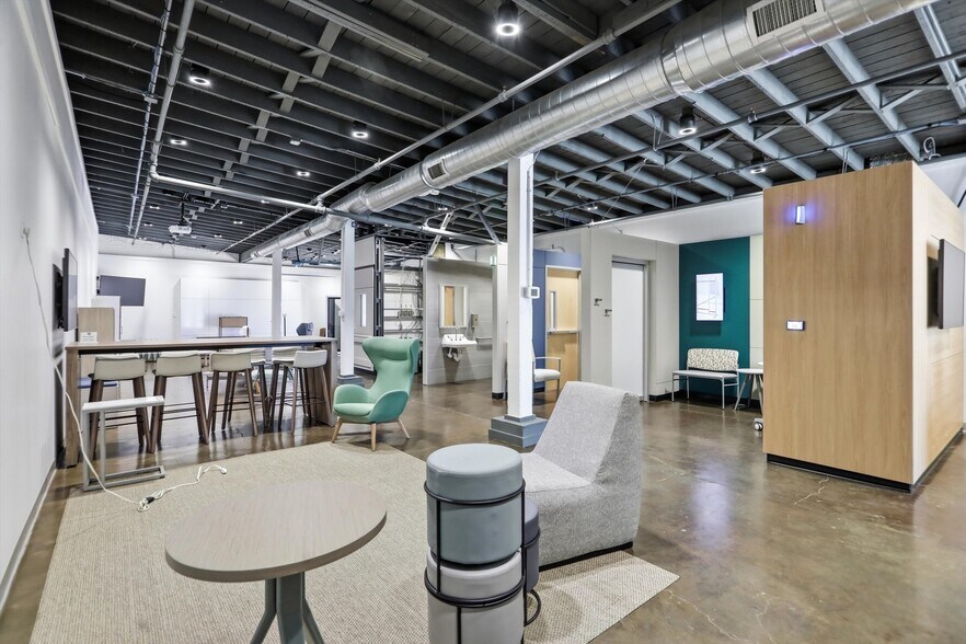 More Photos Of 536 E Market St, Indianapolis Office For Sale