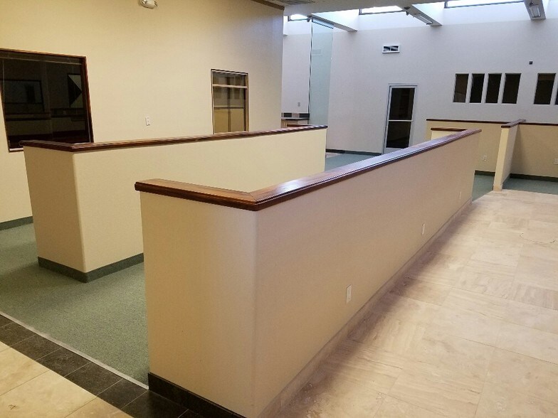 More Photos Of 5040 Edna Ave, Las Vegas Office For Lease