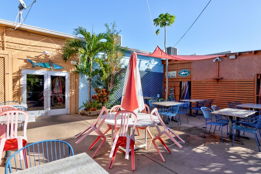 More Photos Of 1931 Old Dixie Hwy, Vero Beach General Retail For Sale
