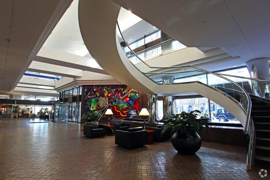 More Photos Of 210 Park Ave, Oklahoma City Office For Lease