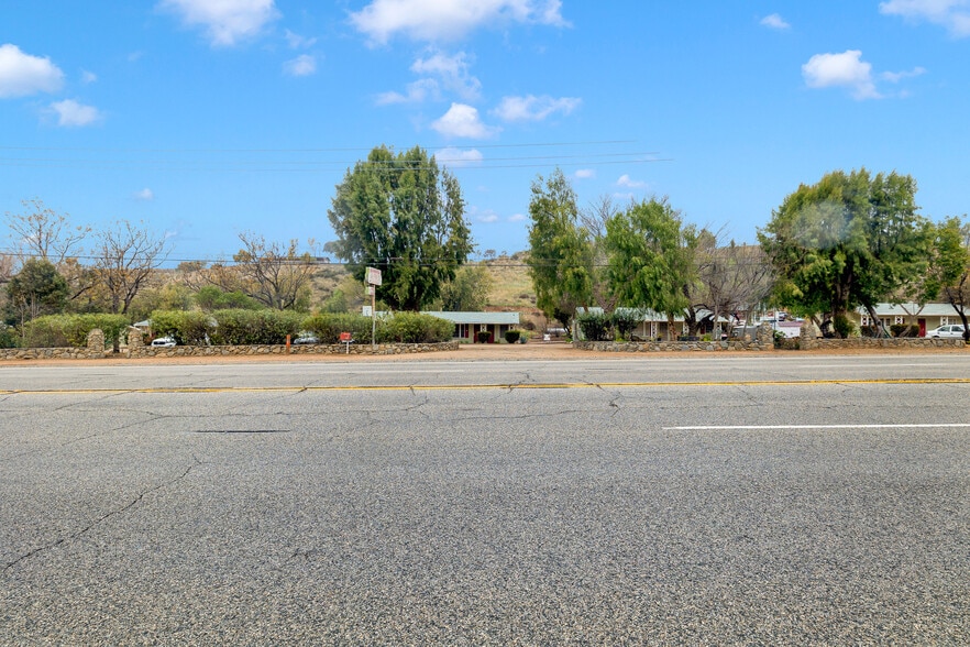 More Photos Of 12117 Sierra Hwy, Santa Clarita Hotel For Sale