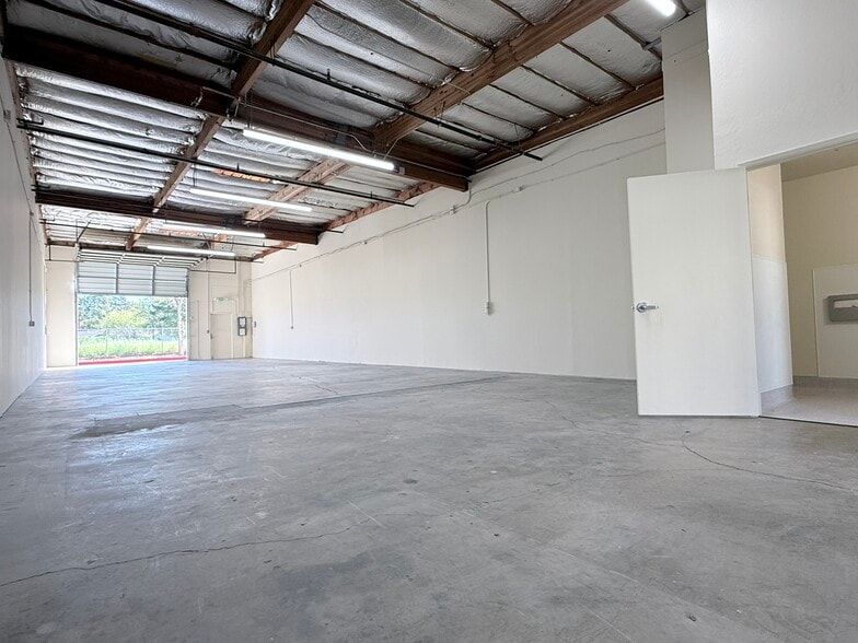 More Photos Of 936 Detroit Ave, Concord Flex For Lease