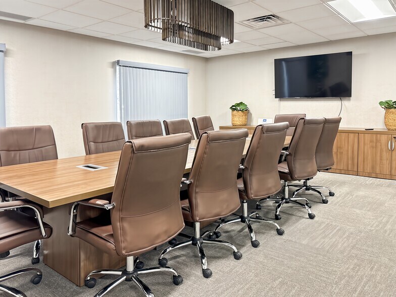 More Photos Of 4110 Southpoint Blvd, Jacksonville Coworking Space