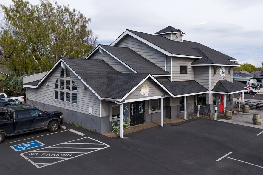 Primary Photo Of 249 NW 6th St, Redmond Storefront Retail Office For Lease