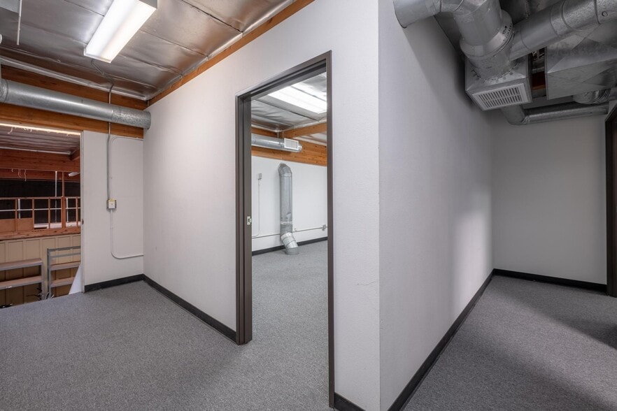 More Photos Of 22809 Lockness Ave, Torrance Warehouse For Sale