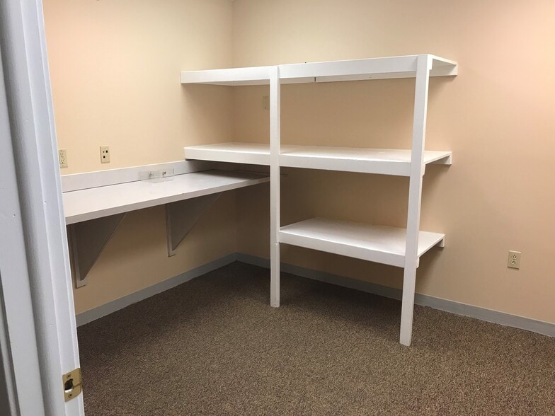 More Photos Of 186 Thomas Johnson Dr, Frederick Unknown For Lease