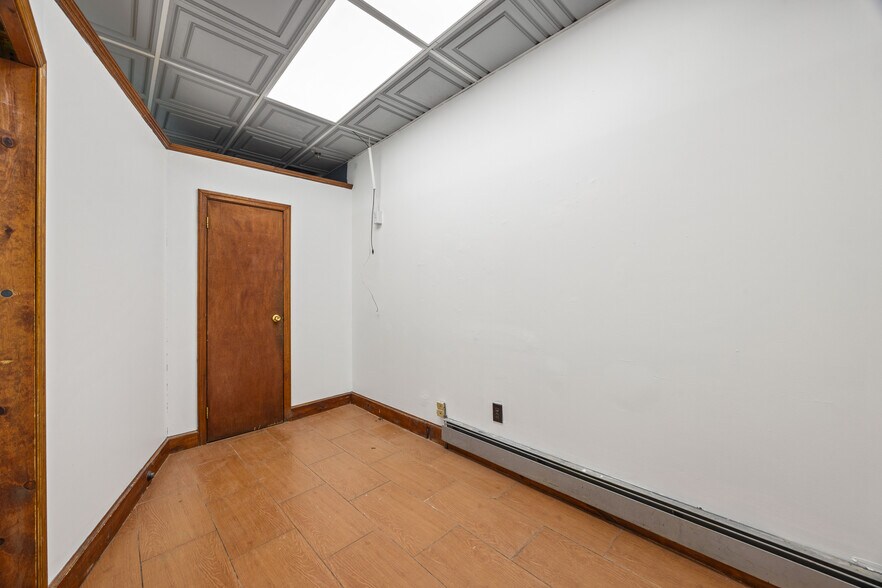 More Photos Of 45-44 Vernon Blvd, Long Island City Apartments For Lease
