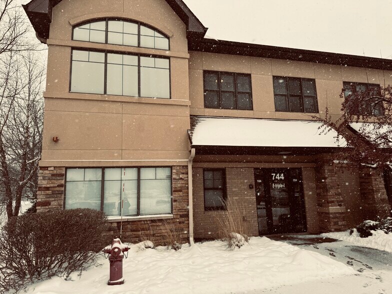 More Photos Of 744 Southcross Dr W, Burnsville General Retail For Sale