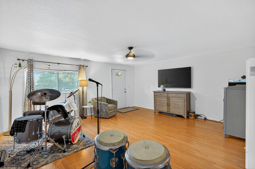 More Photos Of , Tujunga Multifamily For Sale