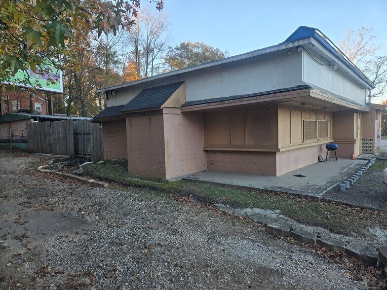 More Photos Of 1999 Pryor Rd, Atlanta Warehouse For Sale