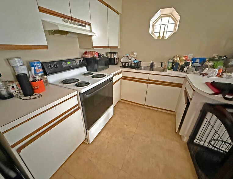 More Photos Of 33 Halsey St, Newport Apartments For Sale