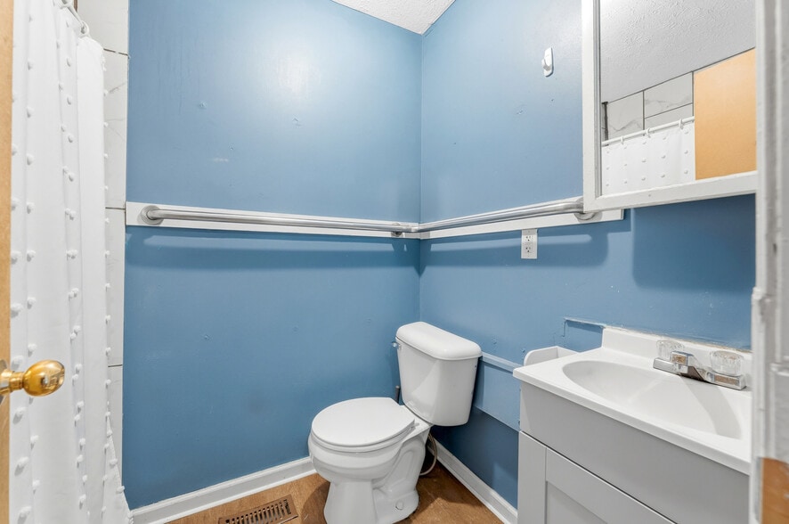 More Photos Of 409 McLane Avenue, Morgantown Apartments For Sale
