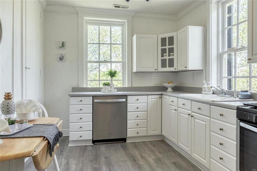 More Photos Of 11475 Lilac Ave, Saint Louis Specialty For Sale