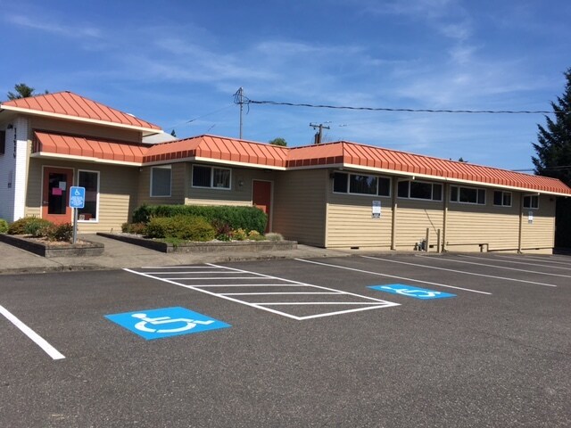 More Photos Of 19220 Mcloughlin Blvd, Gladstone Medical For Lease