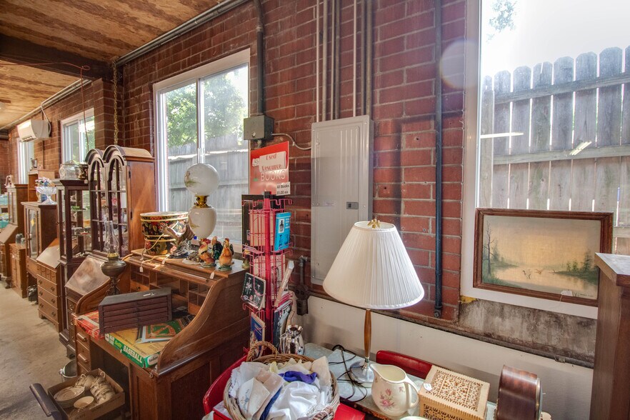More Photos Of 1007 W Delmar Ave, Godfrey General Retail For Sale