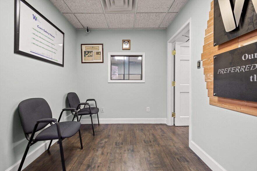 More Photos Of 1801 E 23rd St, Chattanooga Light Distribution For Lease