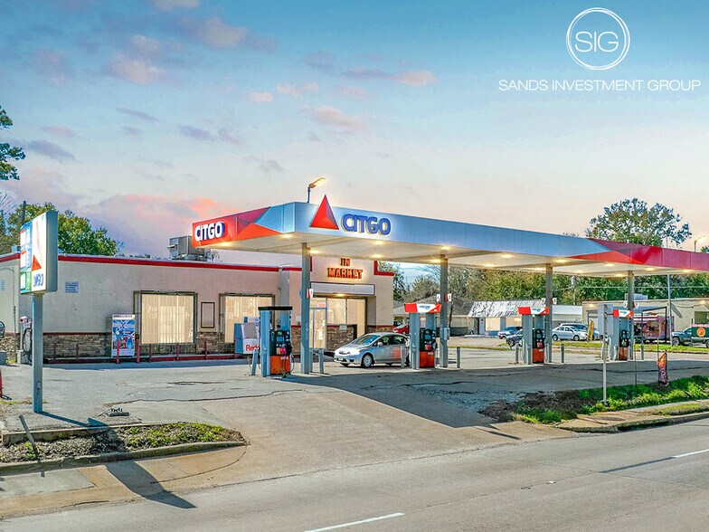 Primary Photo Of 5008 Aldine Bender Rd, Houston Convenience Store For Sale