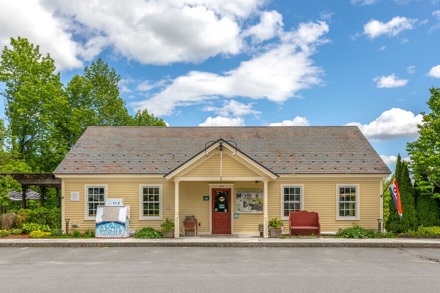 More Photos Of 305 Main St, Peru Restaurant For Sale