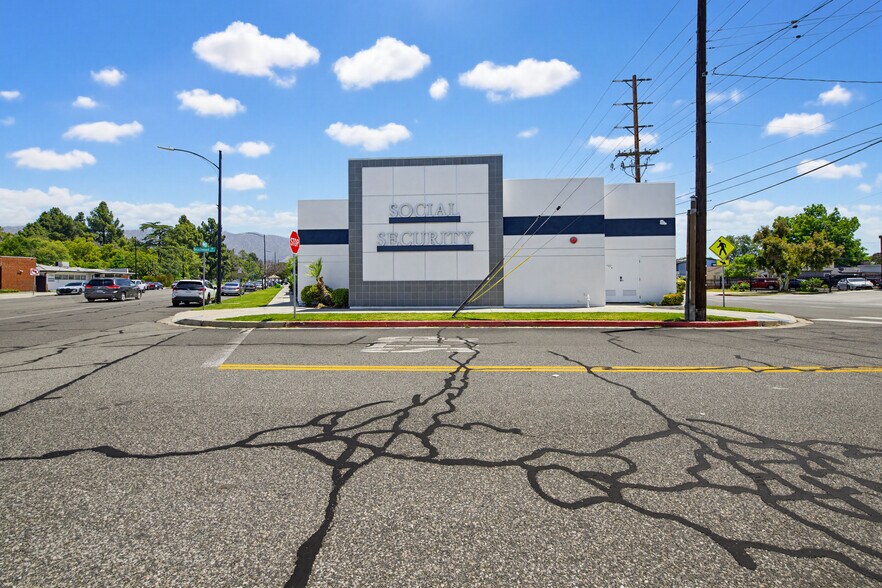 More Photos Of 1420 W Olive Ave, Burbank Office For Sale