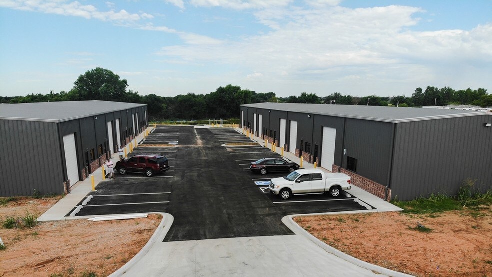 More Photos Of 4210 S Classen Blvd, Norman Unknown For Lease