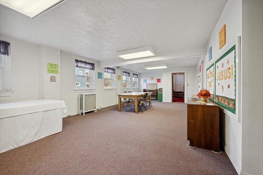 More Photos Of 725 Navarre Ave, Toledo Religious Facility For Sale